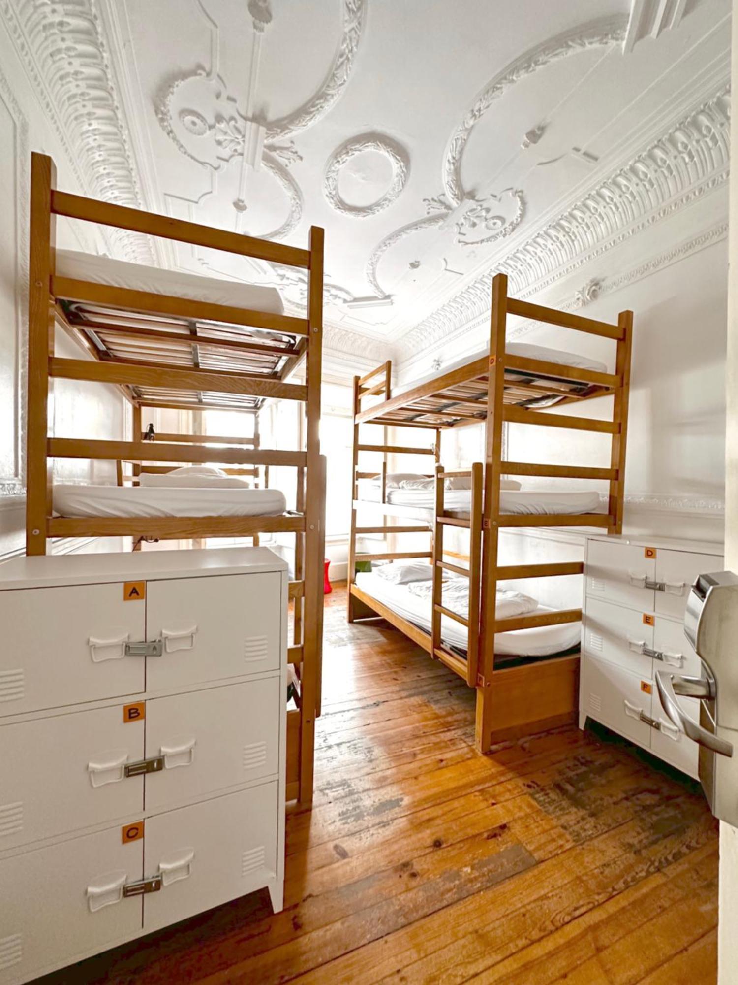 Chillout Hostel *